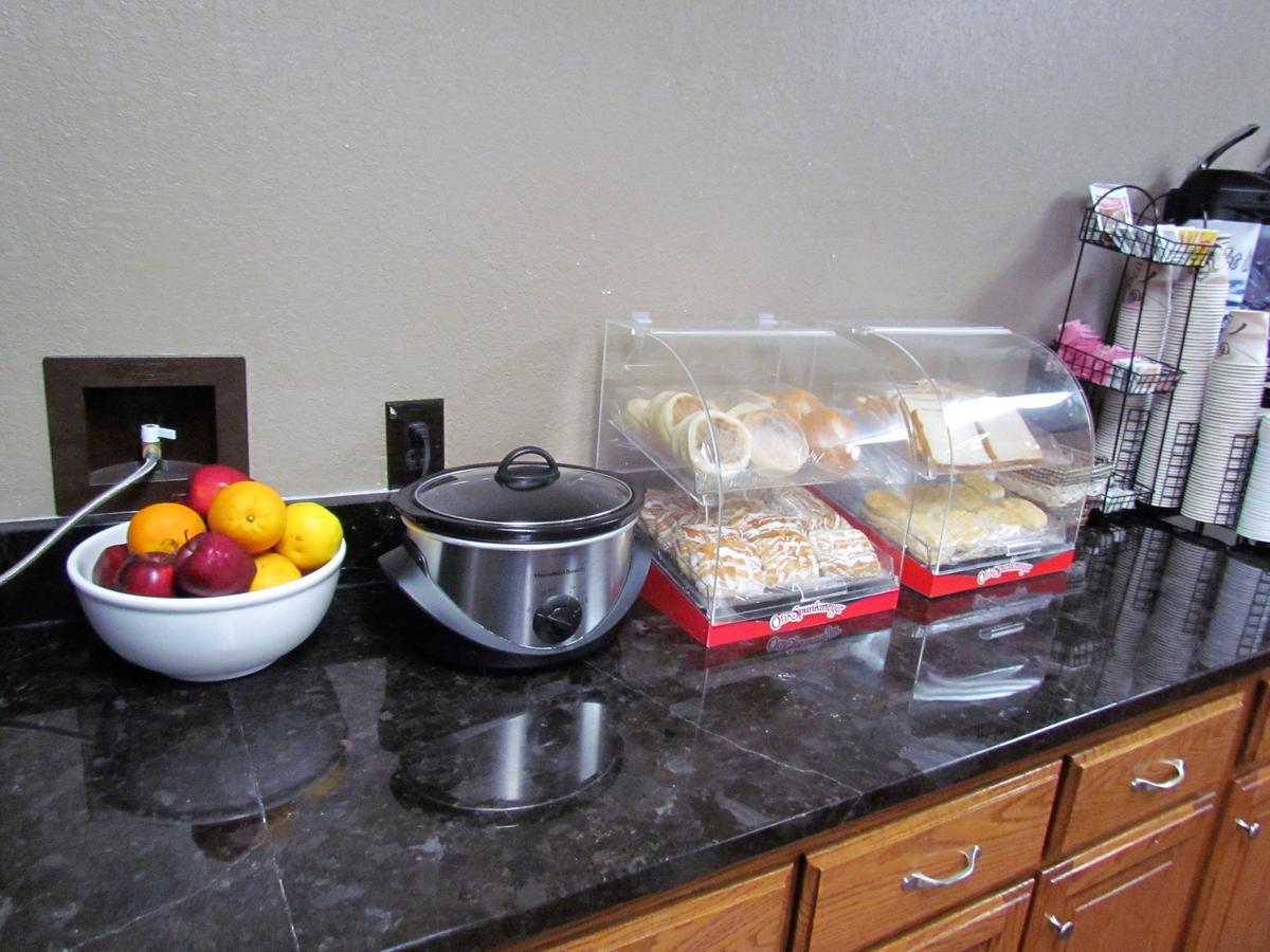 Oak Hill Inn & Suites Canton Екстериор снимка