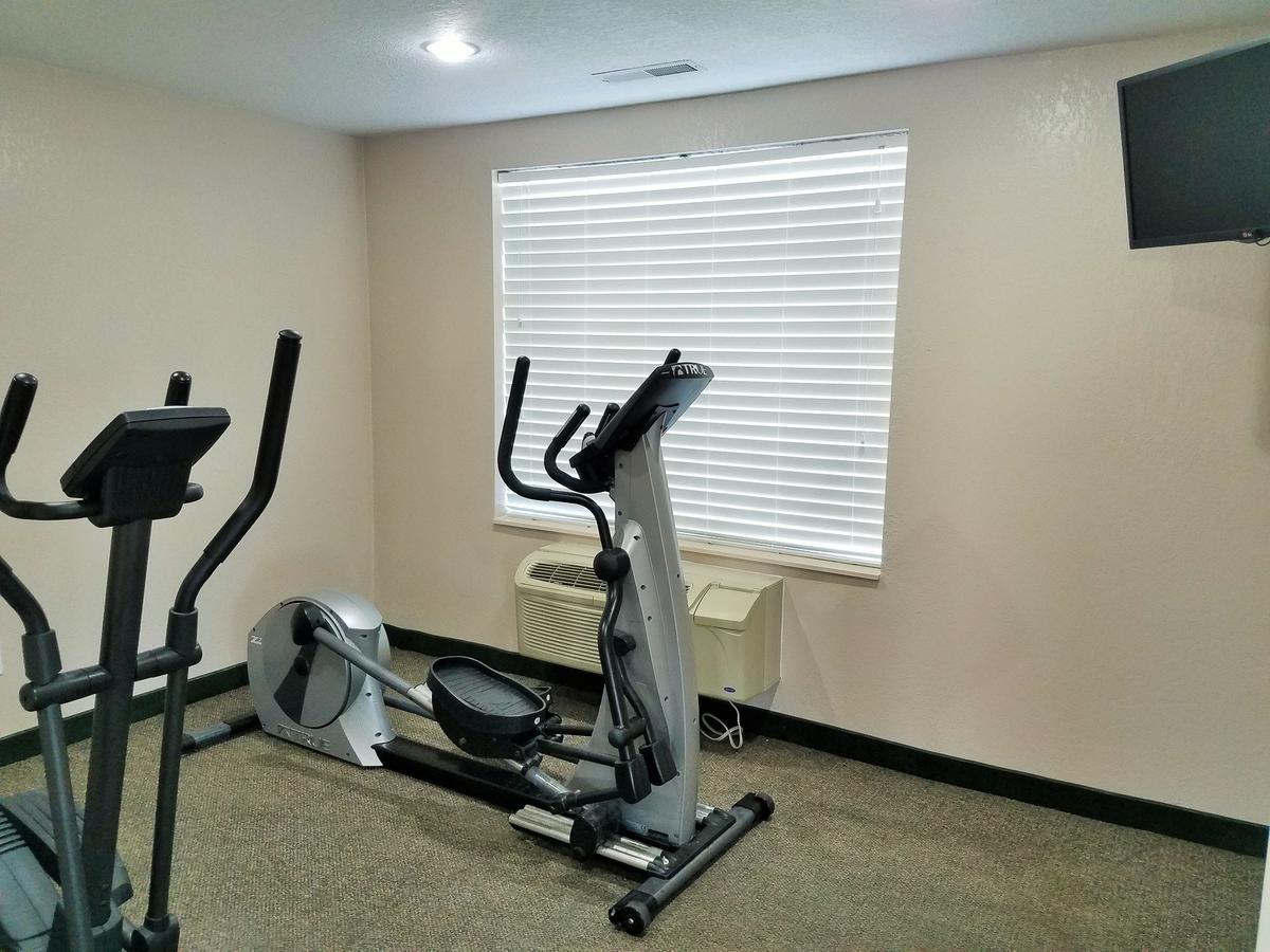 Oak Hill Inn & Suites Canton Екстериор снимка